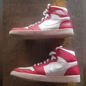 Nike Air Jordan 1 Retro High "Silver Medal" Red And White